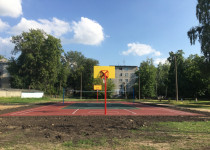 Устройство баскетбольно-волейбольной площадки в школе № 137