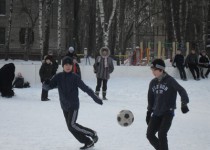 Будущие защитники сражаются на спортивных площадках