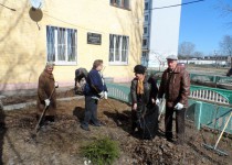 Жители ТОС поселков Новый и Кооперативный активно принимают участие в месячнике по благоустройству