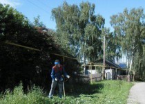 Жители Бешенцево трудятся на благо деревни