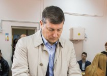 «Мы сегодня выбираем городскую власть на ближайшую пятилетку, во время которой предстоит встретить ЧМ по футболу и подготовиться к 800-летию Нижнего Новгорода», - Олег Сорокин