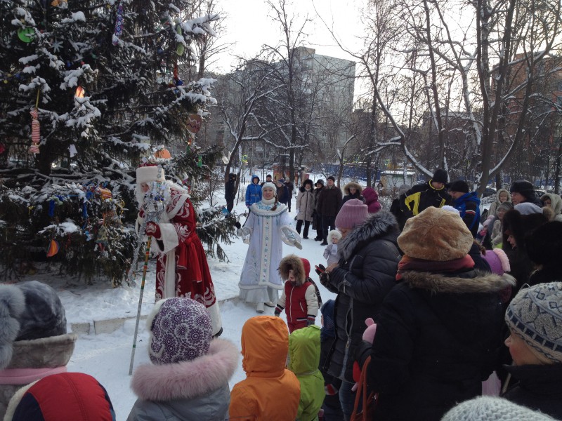 Новогоднюю Елку для жителей Нижегородского района организовала и провела депутат городской Думы Нижнего Новгорода Елена  Аржанова в сквере «Ковалихинский»