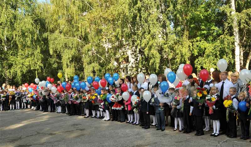 Глава Нижнего Новгорода Иван Карнилин поздравляет нижегородцев - школьников, педагогов и родителей - с Днем знаний