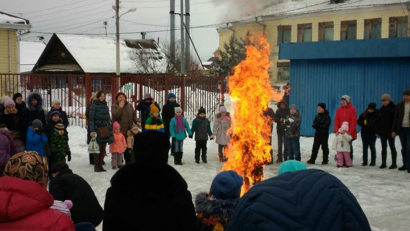 Депутат Дмитрий Кузин оказал помощь в проведении Широкой масленицы в Копосово