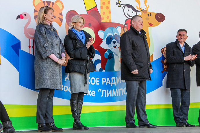 Депутат Анна Татаринцева поздравила участников конкурса на лучший скворечник и гнездовальный домик в зоопарке Лимпопо