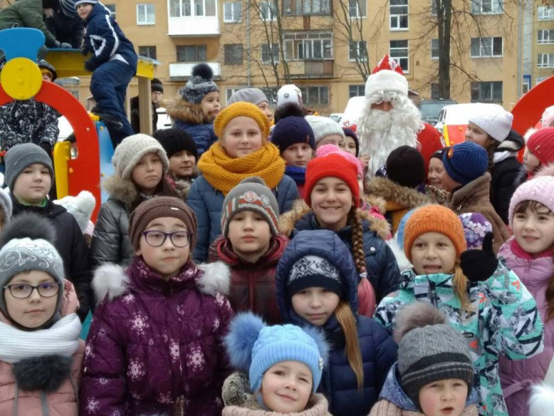 Более одной  тысячи детей посетят новогодние ёлки, организованные Дмитрием Барыкиным