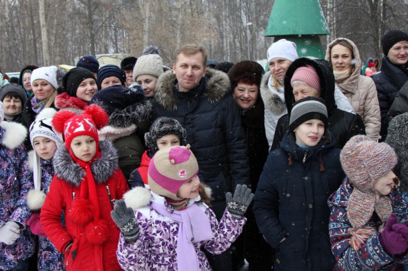 Масленичные гуляния прошли в Ленинском районе при поддержке Максима Жука