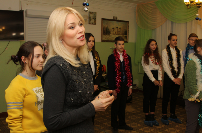 Анна Татаринцева организовала праздничный концерт для жителей Дома престарелых Сормовского района