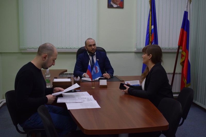 Владимир Поддымников-Гордеев в ходе приема граждан дал разъяснения по новой системе вывоза мусора