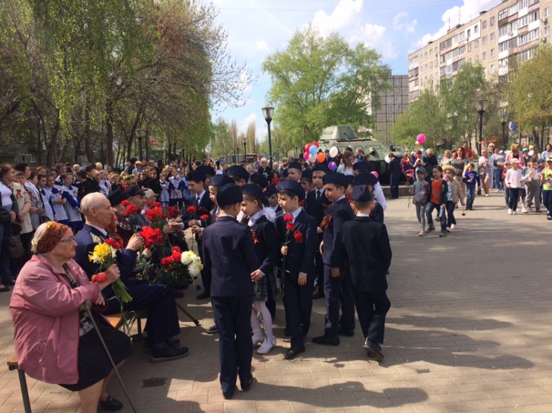 «Памяти павшим, во славу живым» — митинг в ТОС поселка Комсомольский и поселка Светлоярский и 7-го микрорайона