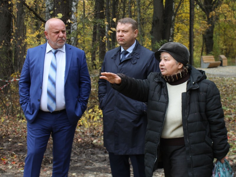 Андрей Дранишников проверил ход возобновленных строительных работ в парке Дубки