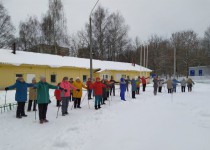 В ТОС Б. Корнилова жители занимаются скандинавской ходьбой