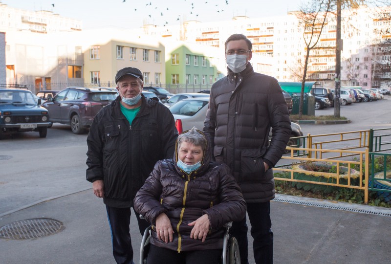 Михаил Иванов приобрел телескопический пандус для жительницы Сормовского района