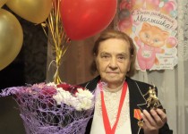 Жанна Скворцова поздравила с 95-летием Александру Ивановну Агафонову