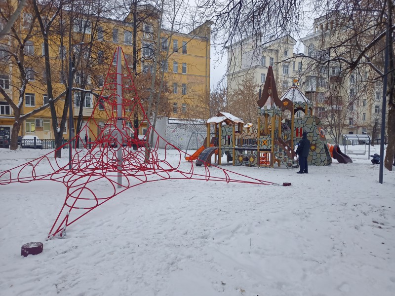 Детская площадка на улице Коминтерна