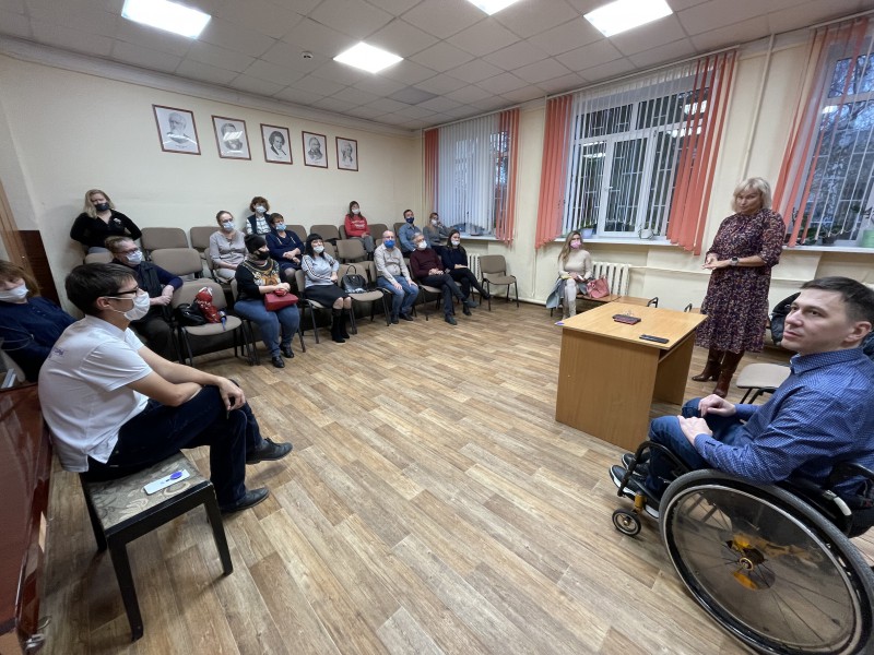 Роман Пономаренко встретился с педагогами Центра детского творчества Автозаводского района