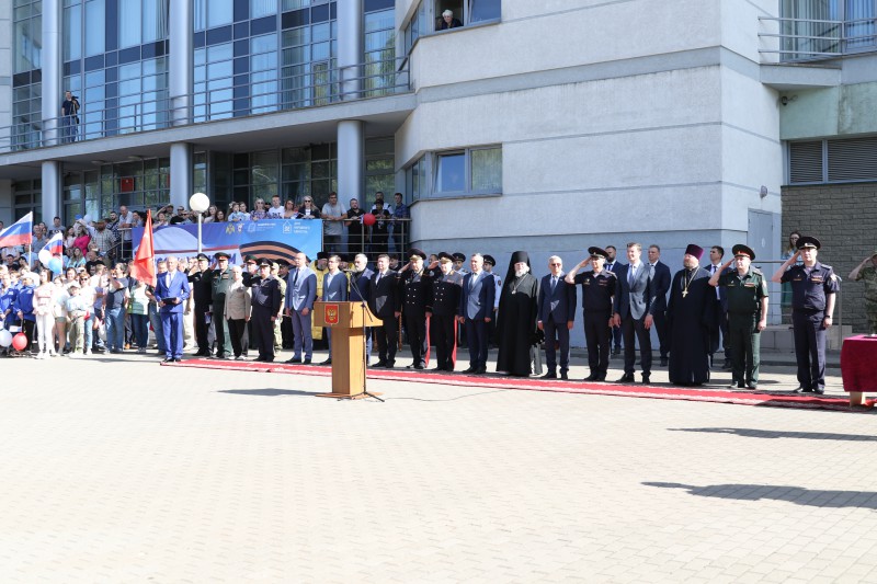 Олег Лавричев принял участие в торжественной встрече росгвардейцев, принимавших участие в спецоперации на Украине