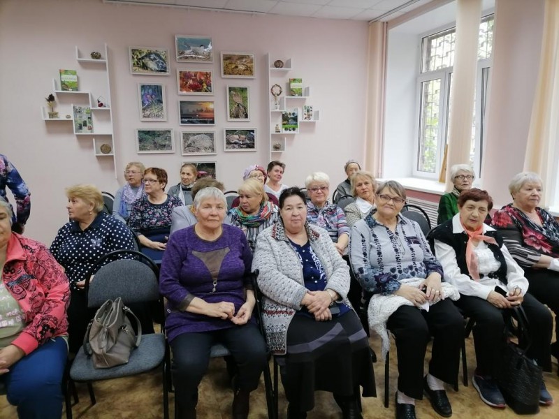 На территории ТОС 3 состоялось мероприятие, посвящённое Дню пожилого человека