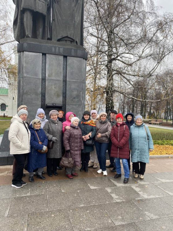 Жители ТОС поселка Комсомольский на экскурсии в Кремле