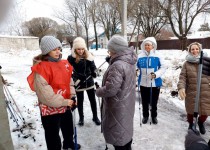 В поселке Новое Доскино прошло занятие по скандинавской ходьбе