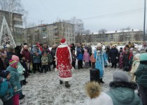 На территории Автозаводского района прошли новогодние мероприятия для детей в рамках проекта «Новый год в каждый двор»