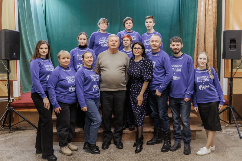 Мария Самоделкина организовала праздничную музыкальную программу для участников СВО в военном госпитале