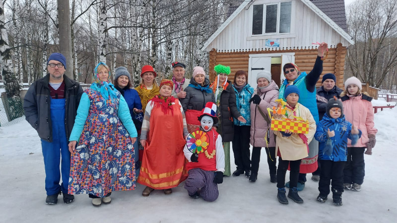 На парковом озере в Автозаводском районе прошли традиционные гуляния, посвящённые прощанию с зимой