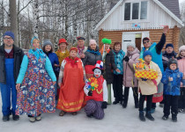 На парковом озере в Автозаводском районе прошли традиционные гуляния, посвящённые прощанию с зимой