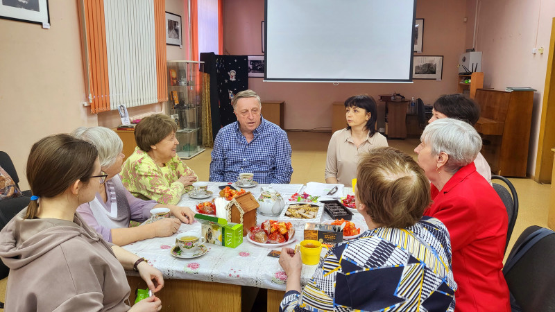 В библиотеке им. А.С. Макаренко состоялась встреча жителей с депутатом Законодательного Собрания Нижегородской области В.И. Солдатенковым