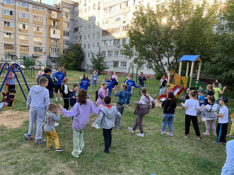 Дворовый праздник в ТОС микрорайона по улицам Коминтерна-Свободы и поселка Володарский