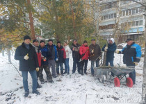 МЖК Мещерский провели субботник в честь годовщины Ленинского комсомола