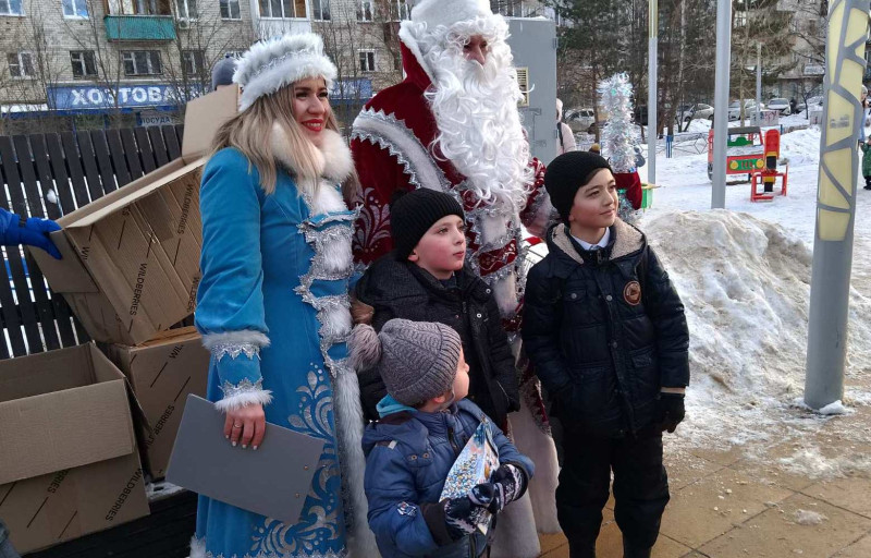 Новогодний праздник на бульваре Авиастроителей порадовал и детей, и взрослых!