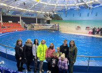 Татьяна Дружинина организовала посещение дельфинария для семей из Ленинского района