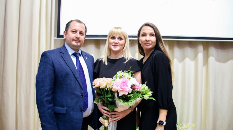 Оксана Смолина поддерживает практику повышения  престижа профессии учителя
