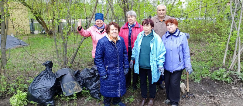 Продолжаются субботники на территориях ТОС Сормовского района