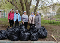 Продолжаются субботники на территориях ТОС Сормовского района