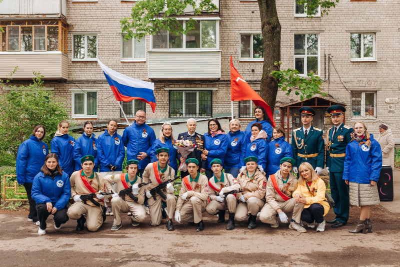 Мария Самоделкина организовала парады у домов ветеранов войны