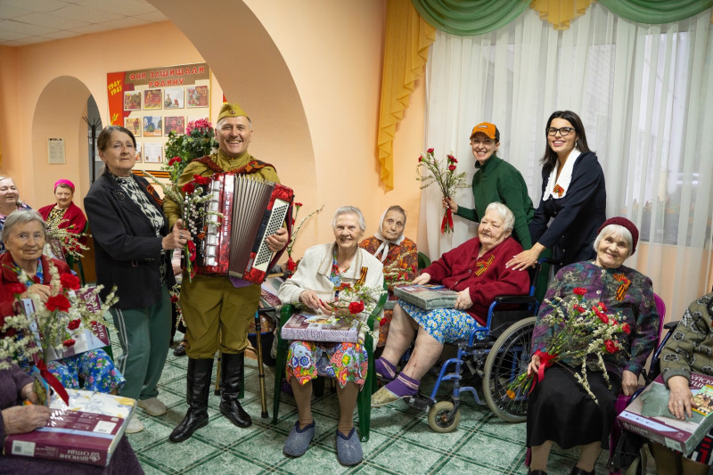 Мария Самоделкина поздравила подопечных дома-интерната  для ветеранов войны и труда