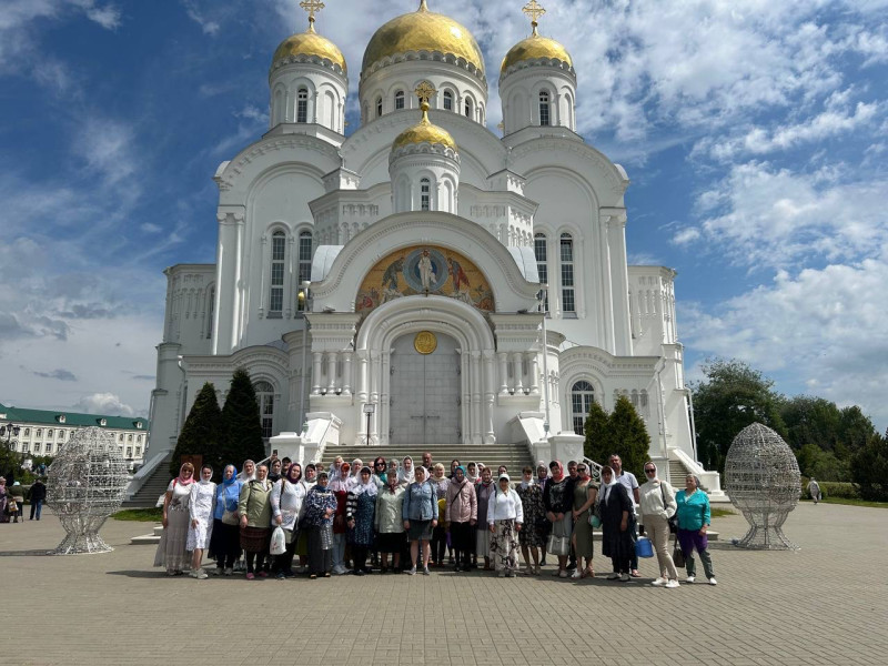 Татьяна Дружинина организовала поездку в Дивеево для семей Ленинского района