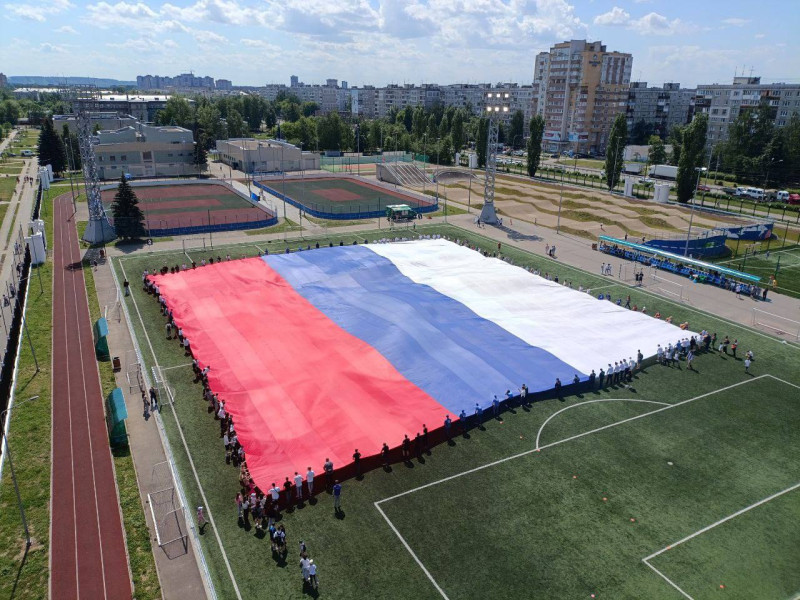 Активисты Молодежной палаты поздравили нижегородцев с Днем России