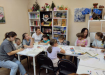 В Соседском центре «На Молодежном» состоялся мастер-класс для многодетных семей «Герб моей семьи»