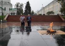 Евгений Костин провел встречу с председателем Харцызского горсовета Борисом Будыкой