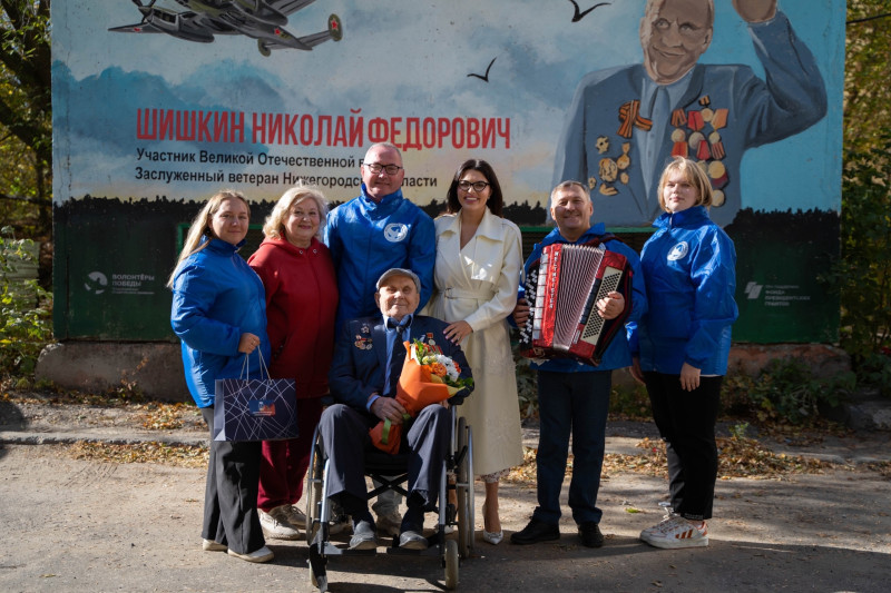 Мария Самоделкина поздравляет ветеранов Великой Отечественной войны  с Днем пожилого человека