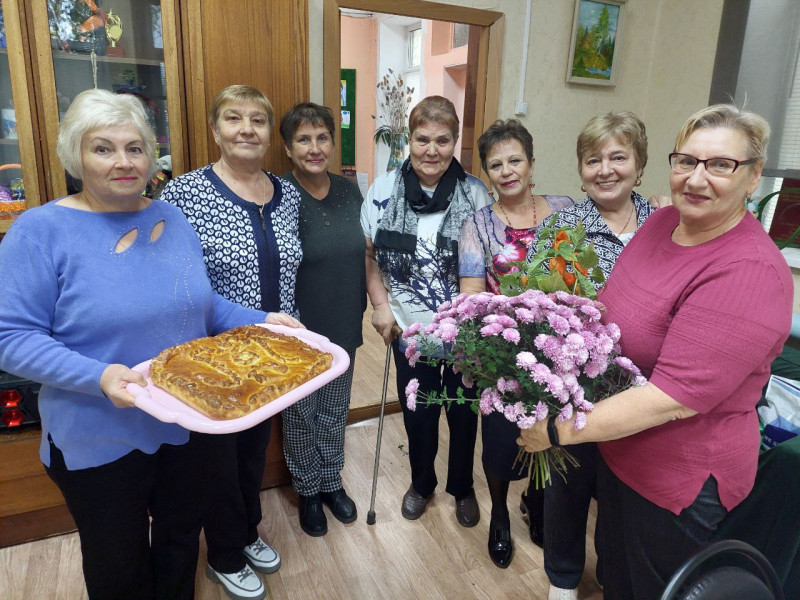 В поселке Новое Доскино прошли осенние посиделки «Пирогом, Осень матушку — встречайте!»