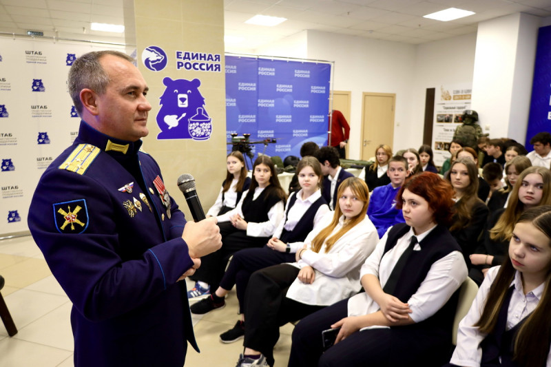 Евгений Чинцов провел Урок мужества для нижегородских школьников